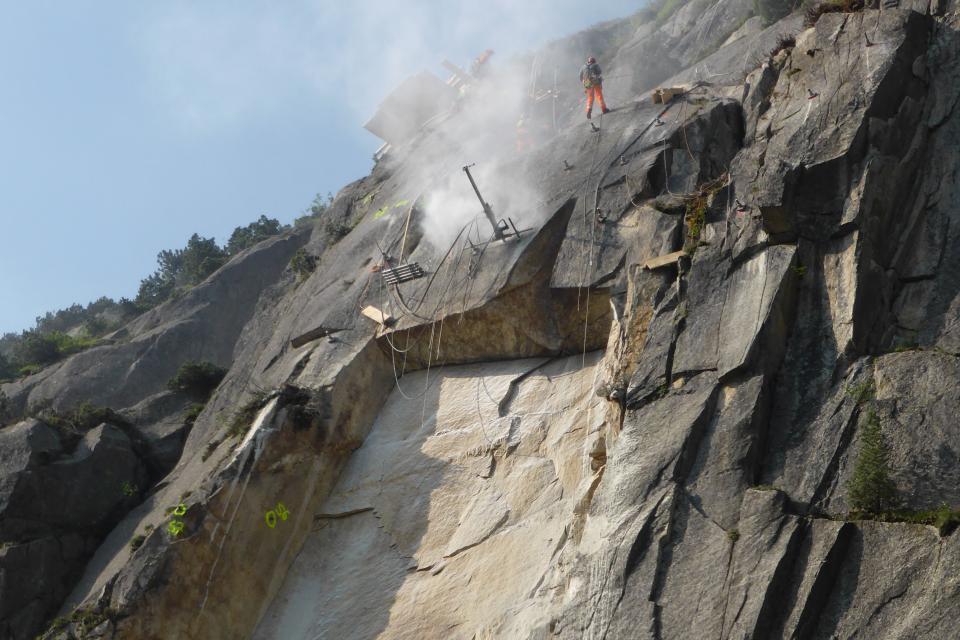 Rockfall in Schöllenen